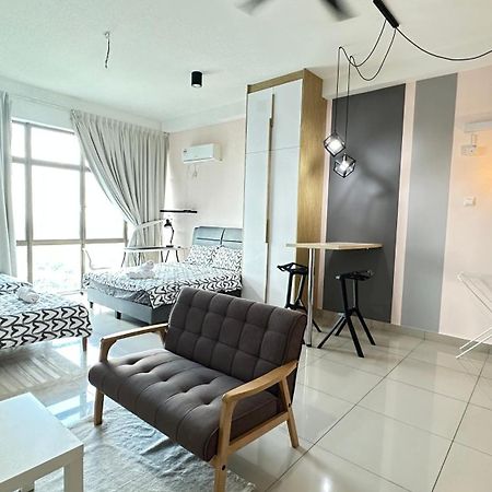 Palazio Serviced Apartment In Mount Austin Near Aeon Ikea Toppen Hsi Τζόχορ Μπάχρου Εξωτερικό φωτογραφία