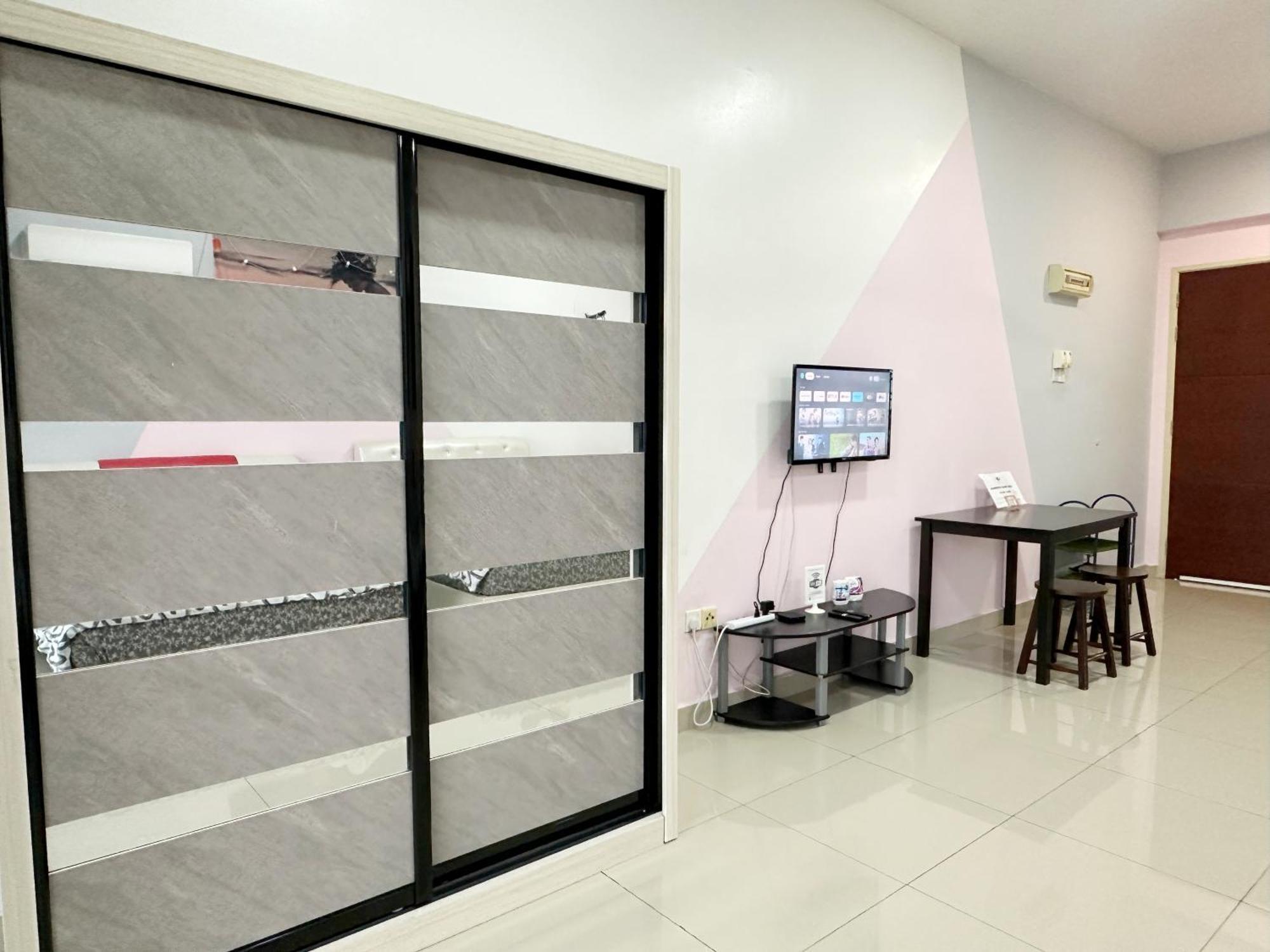 Palazio Serviced Apartment In Mount Austin Near Aeon Ikea Toppen Hsi Τζόχορ Μπάχρου Εξωτερικό φωτογραφία